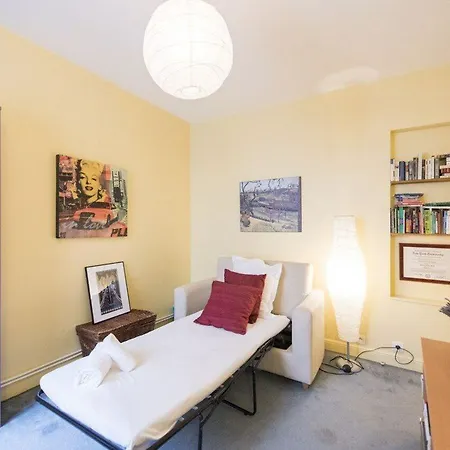 Comfortable Near Montmartre Apartment *